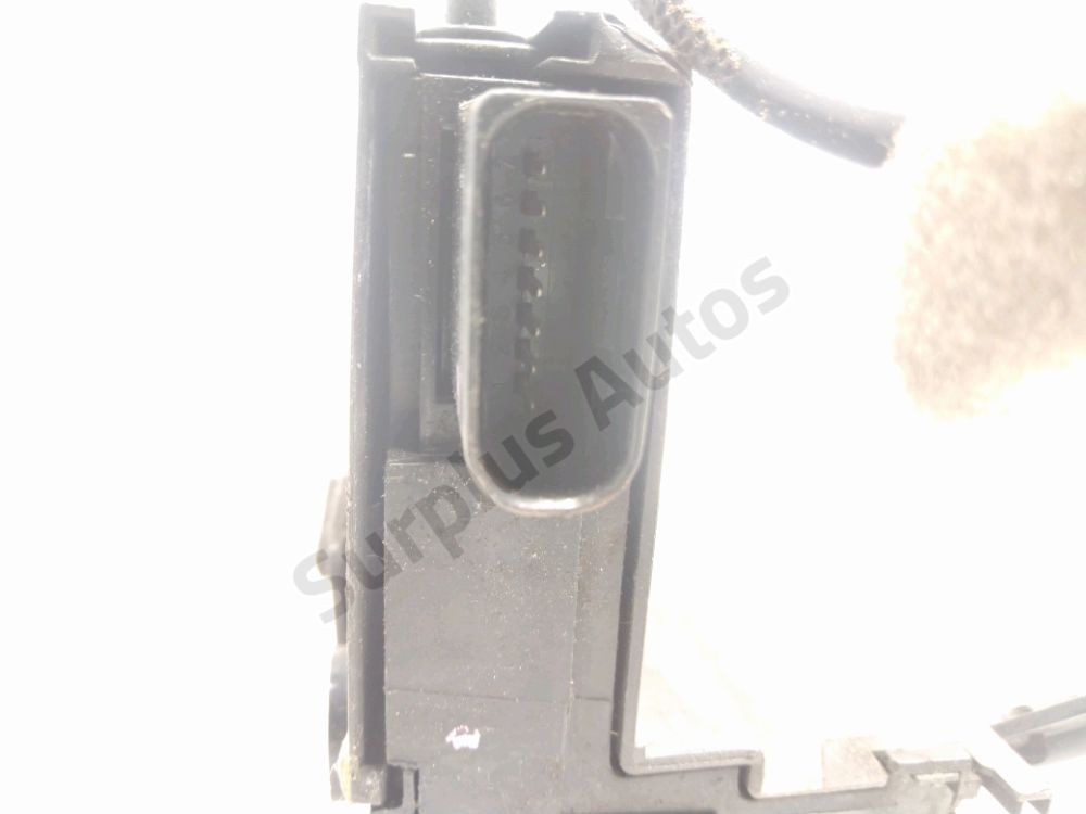 Serrure de porte avant gauche