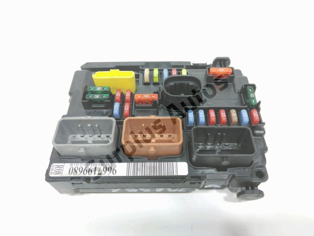 Boite à fusibles moteur