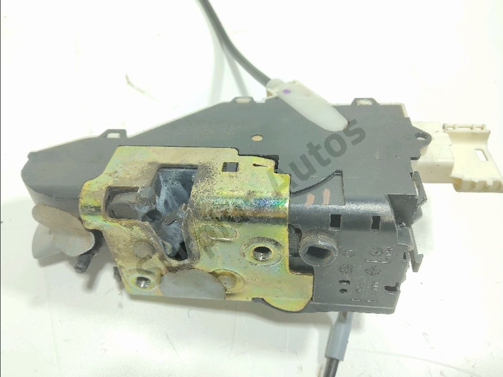 Serrure de porte avant gauche