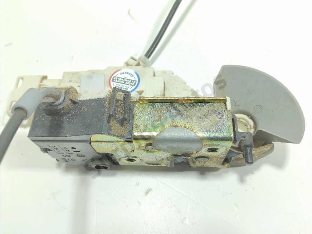 Serrure de porte avant gauche
