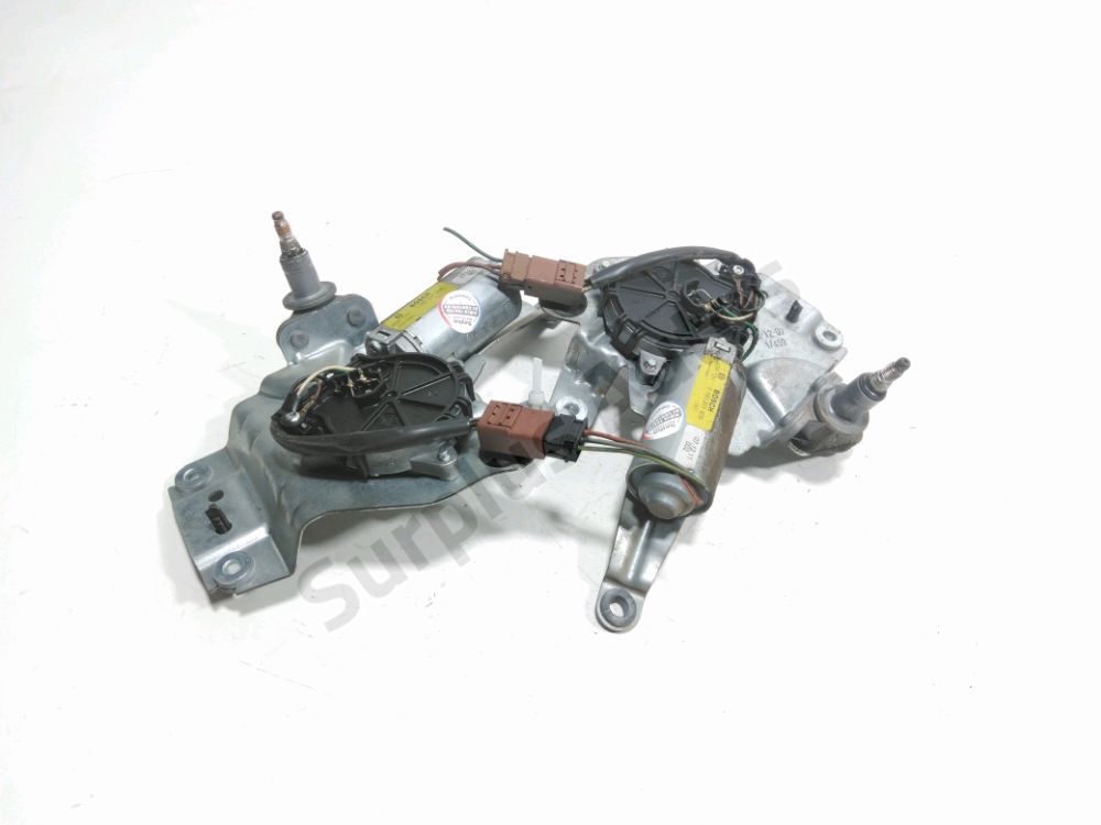 Moteur d'essuie glace arrière