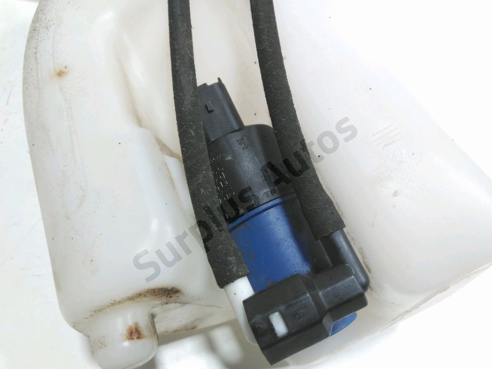 Réservoir de lave glace avant