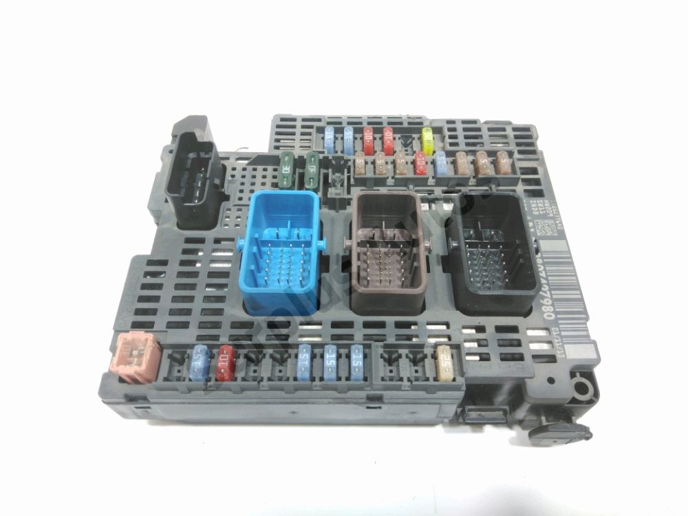 Boite à fusibles moteur