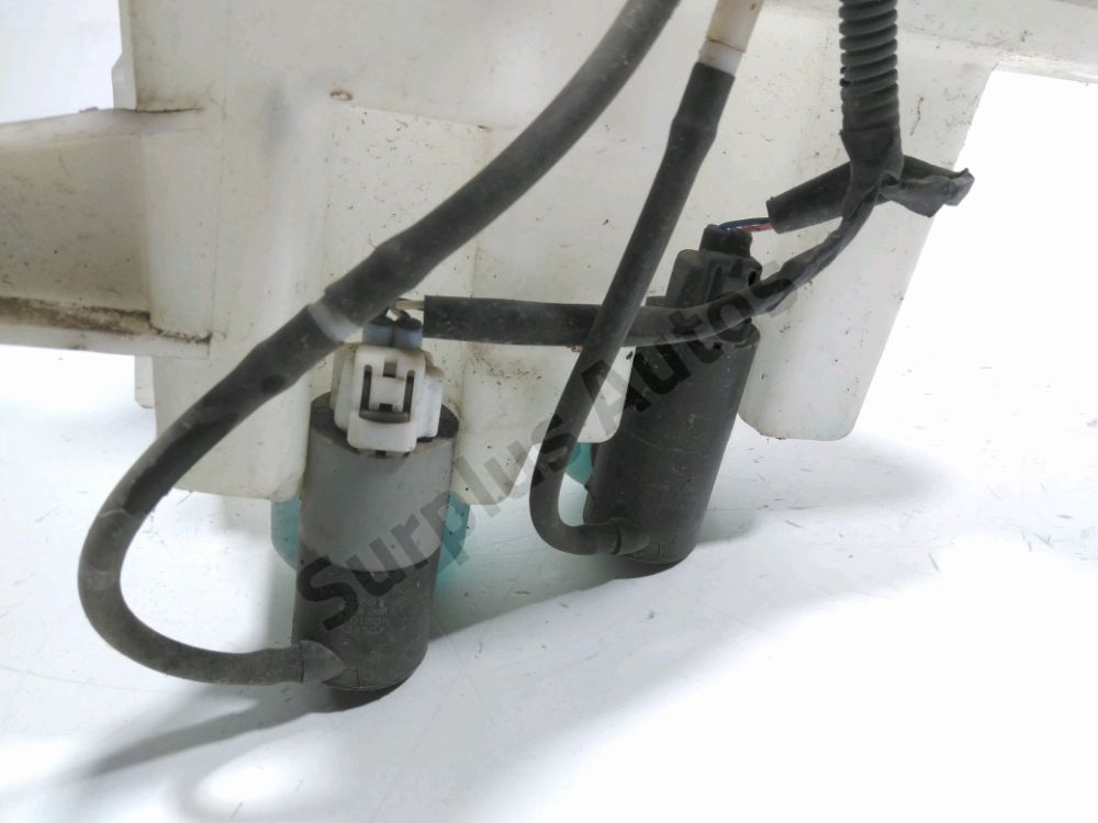 Réservoir de lave glace avant