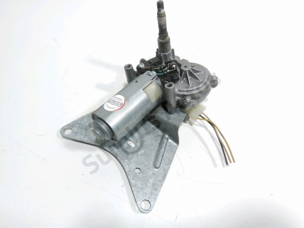 Moteur d'essuie glace arrière