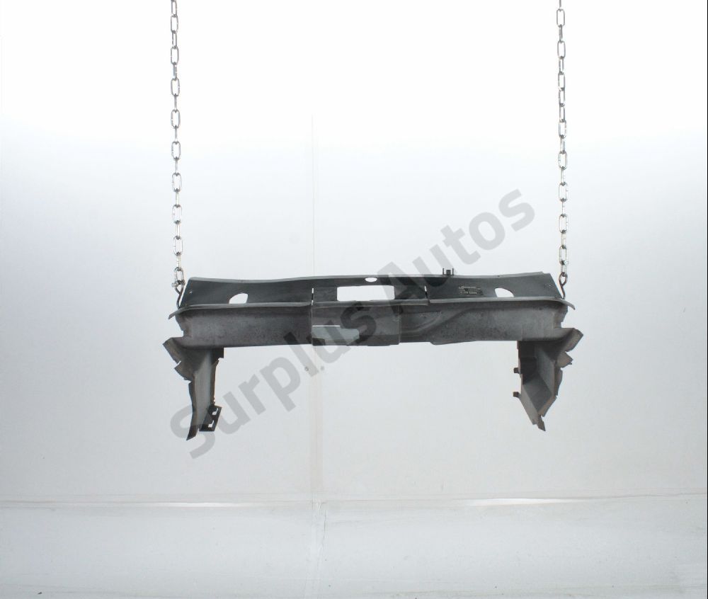 Traverse supérieure armature avant