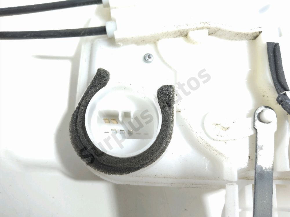 Serrure de porte avant gauche