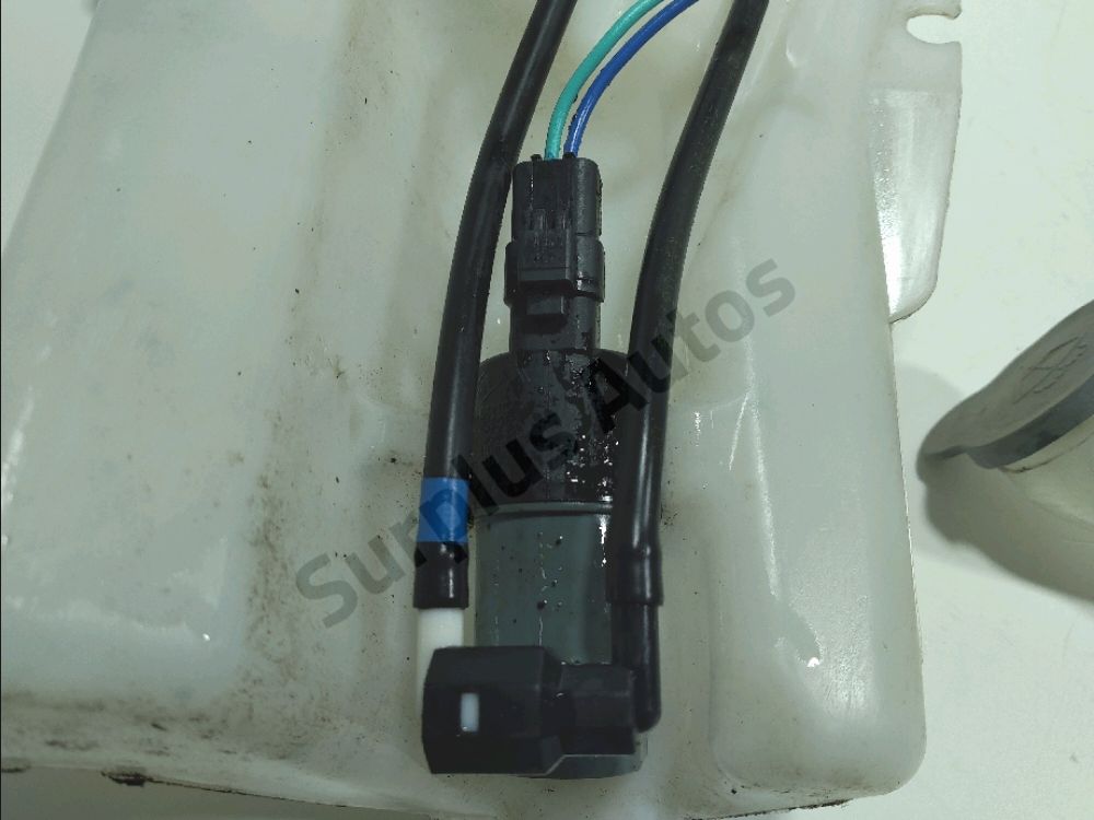 Réservoir de lave glace avant