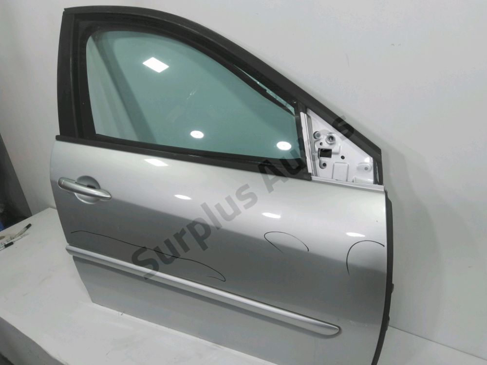 Porte avant droite