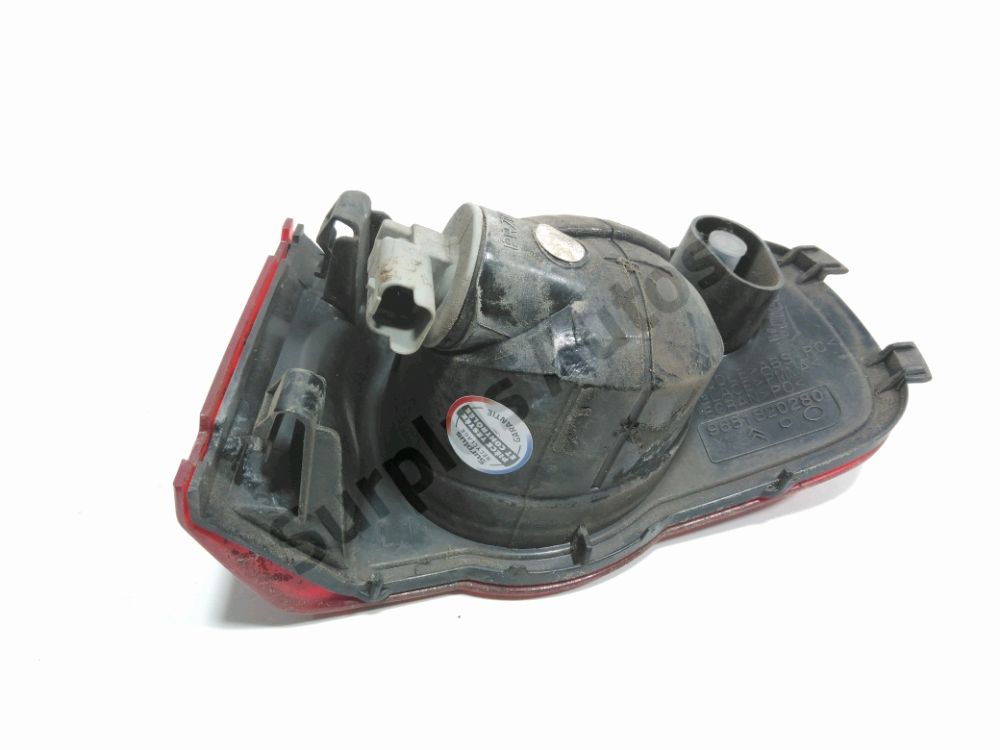 Feu de brouillard arrière gauche