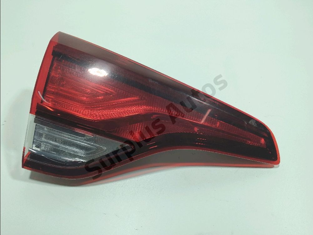 Feu arrière intérieur gauche