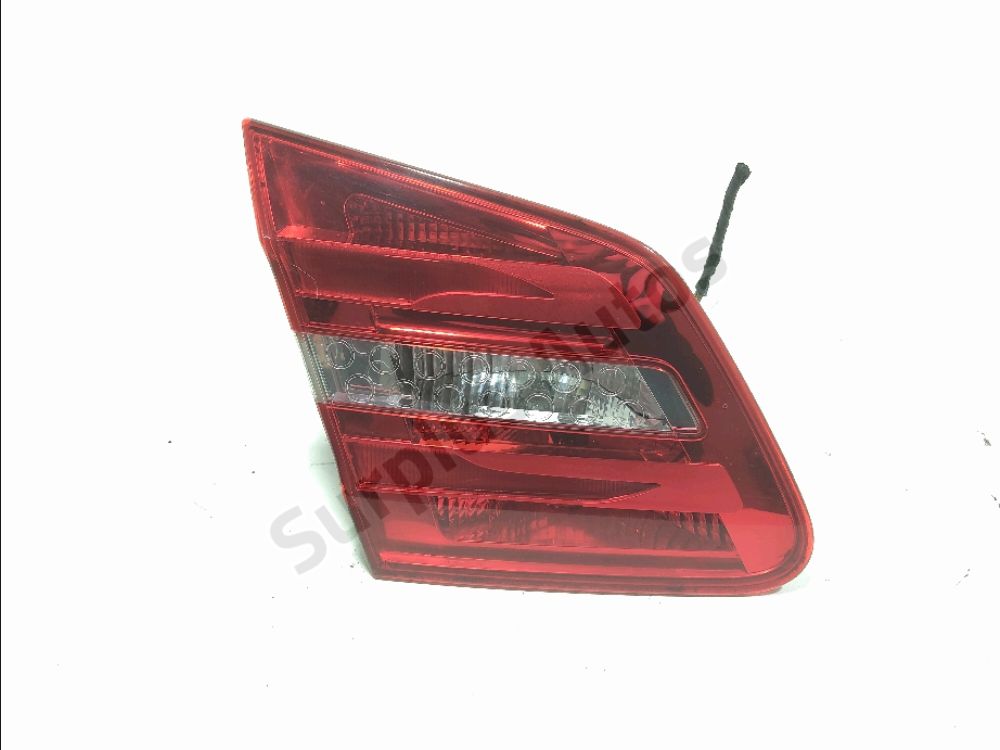 Feu arrière intérieur gauche