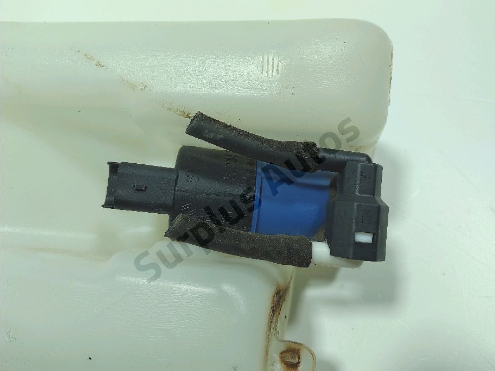 Réservoir de lave glace avant