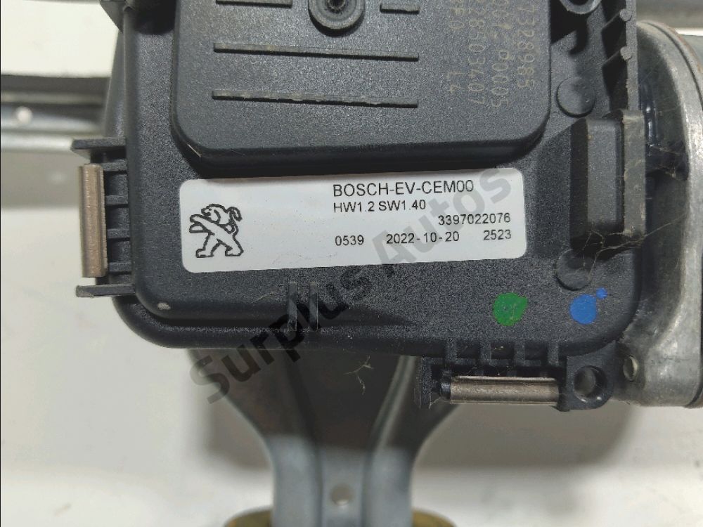 Mécanisme + moteur d'essuie glace avant