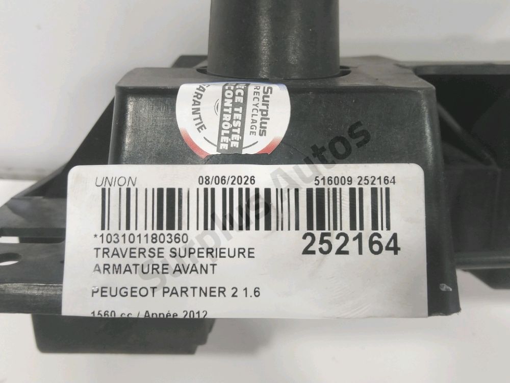 Traverse supérieure armature avant