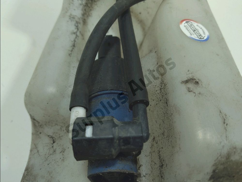 Réservoir de lave glace avant