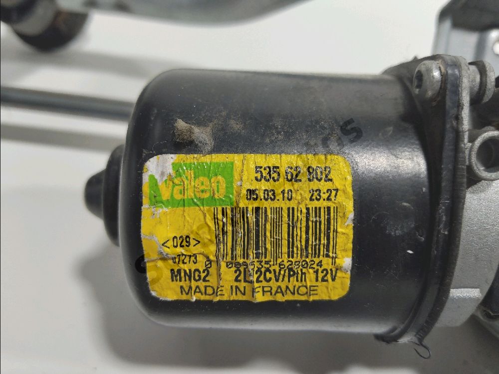 Mécanisme + moteur d'essuie glace avant