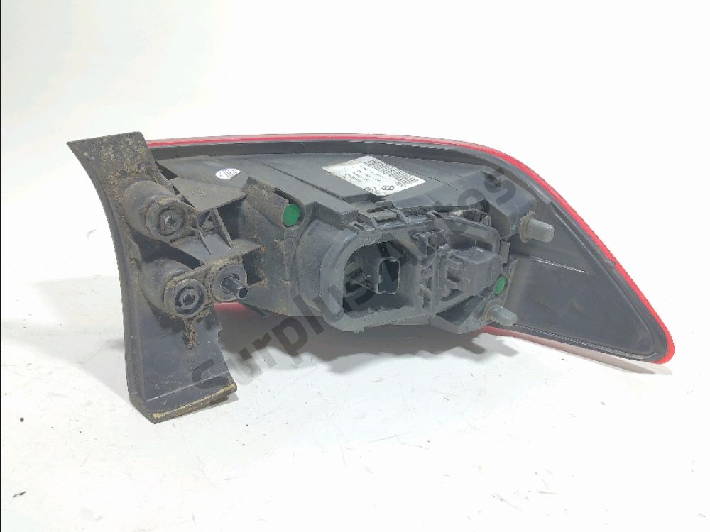 Feu arrière droit