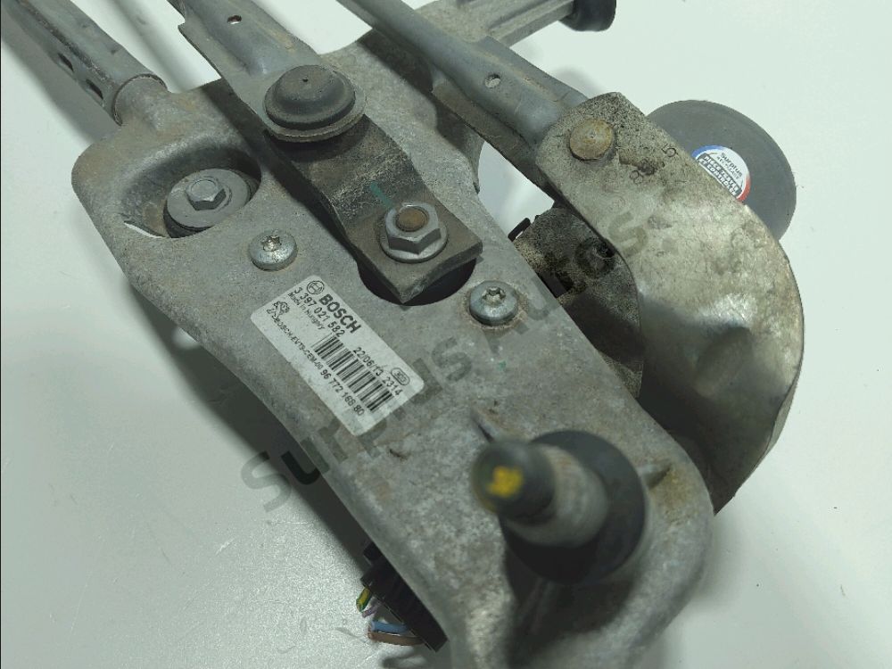 Mécanisme + moteur d'essuie glace avant