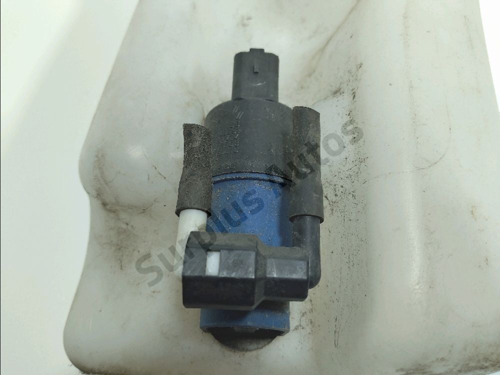 Réservoir de lave glace avant