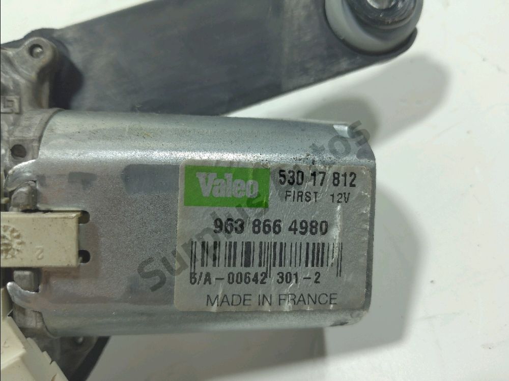 Moteur d'essuie glace arrière