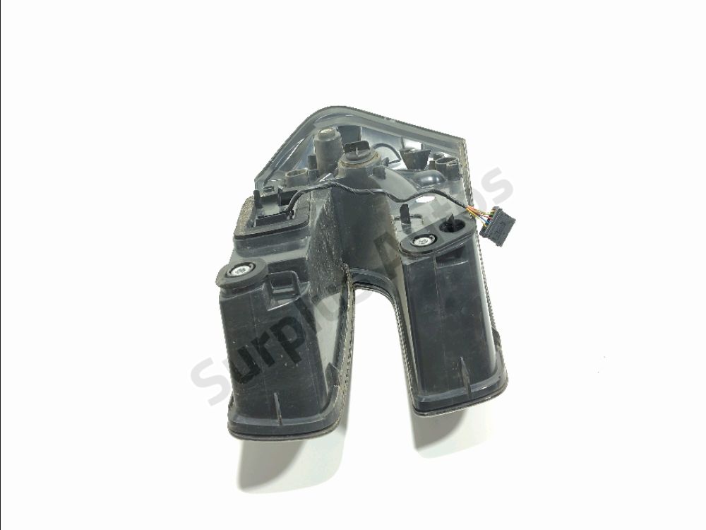 Feu arrière gauche