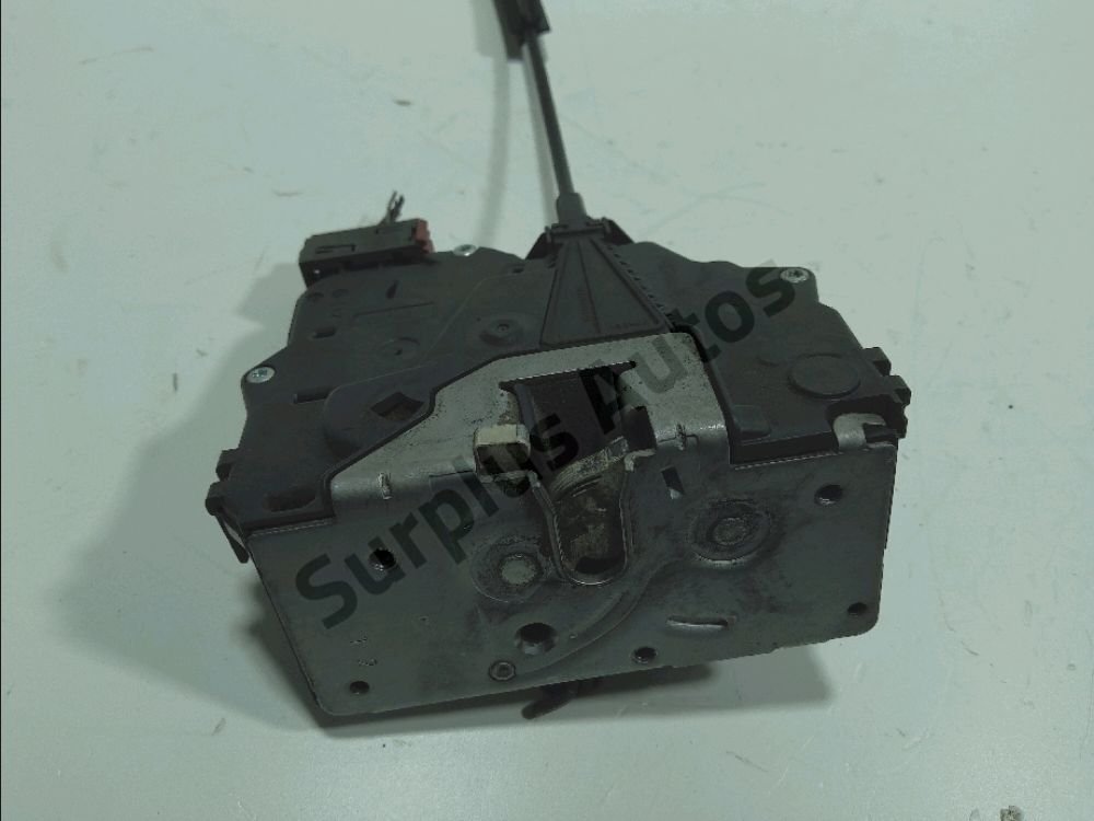 Serrure de porte avant gauche