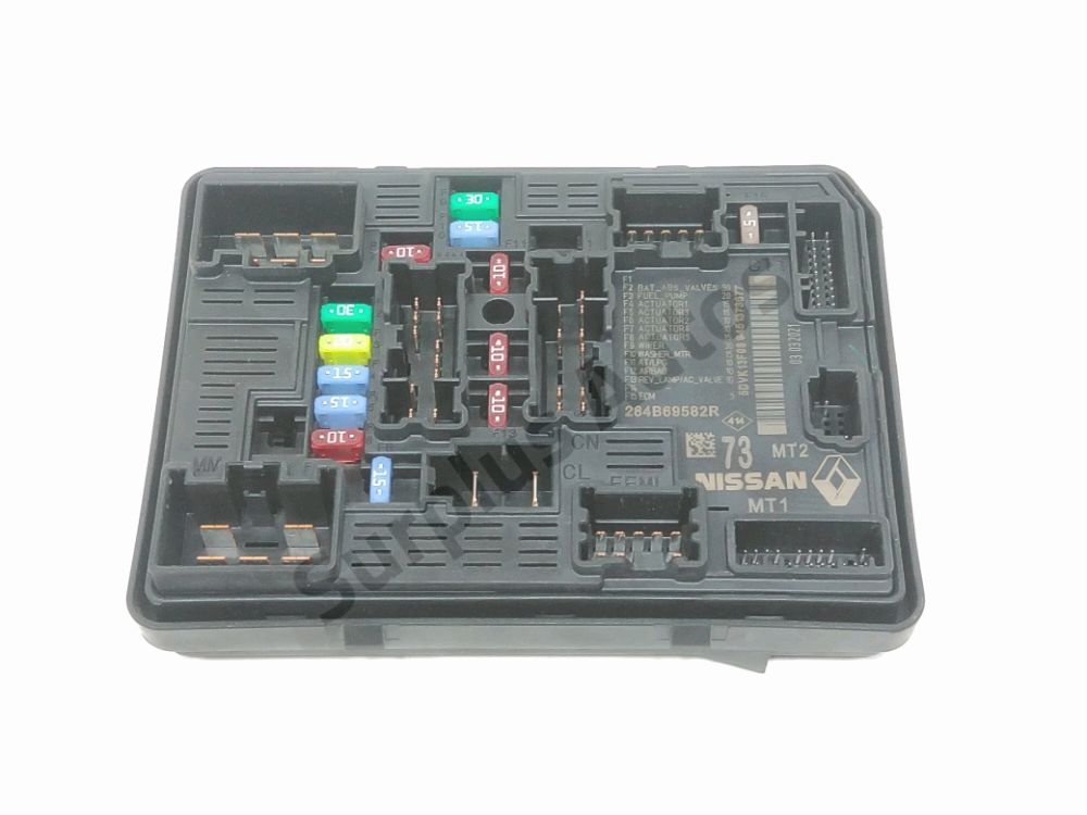 Boite à fusibles moteur