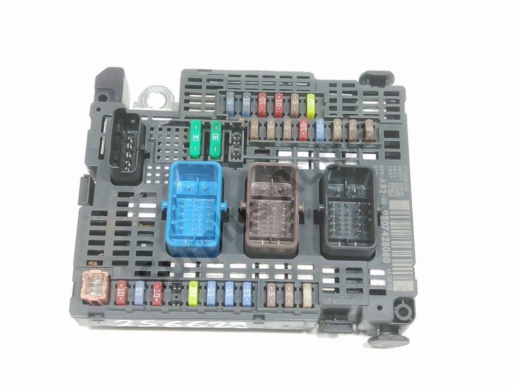 Boite à fusibles moteur