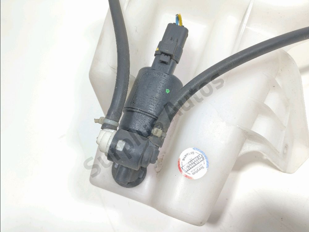 Réservoir de lave glace avant