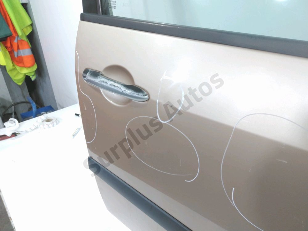 Porte avant droite