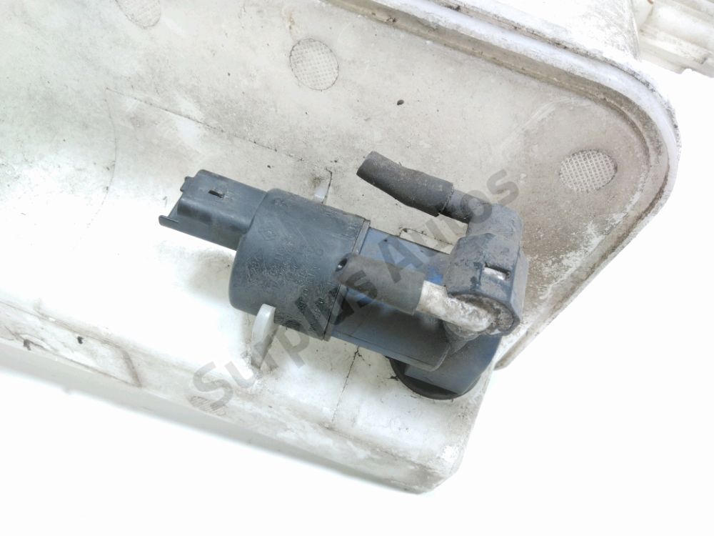 Réservoir de lave glace avant
