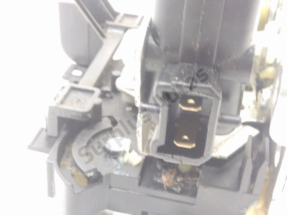 Serrure de porte avant droite