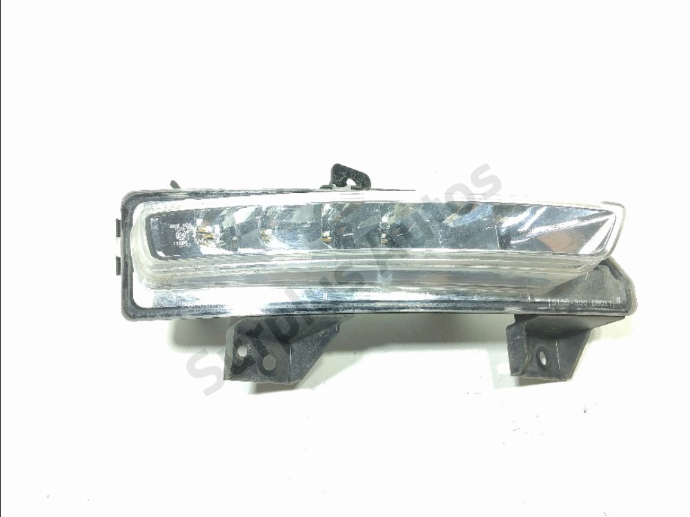 Feu diurne avant droit