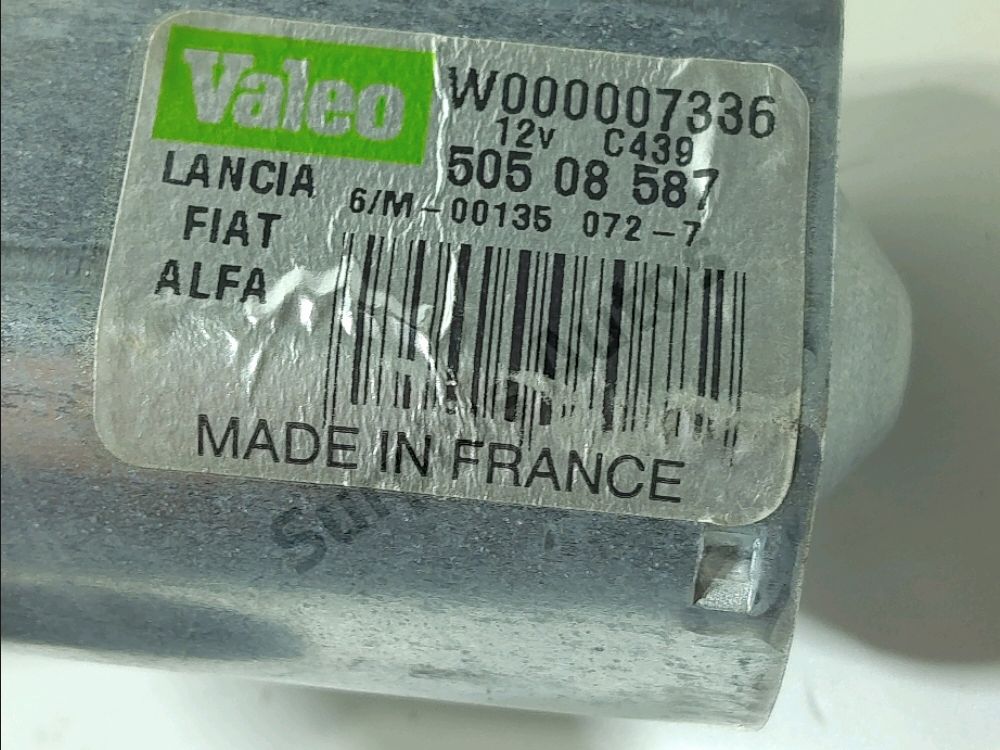 Moteur d'essuie glace arrière