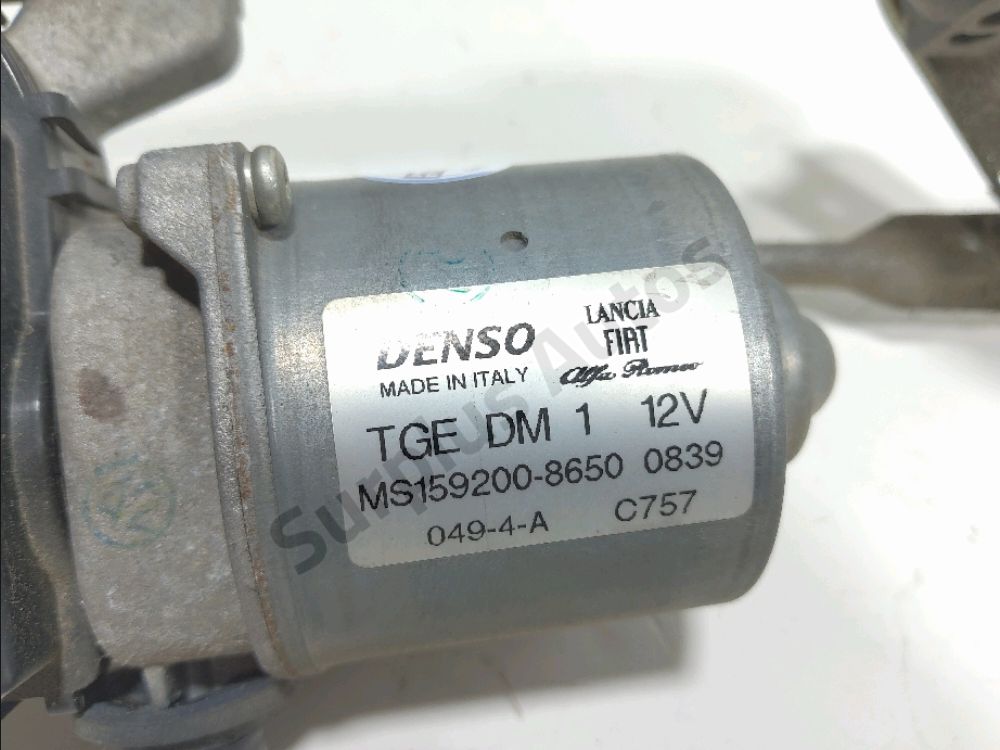 Mécanisme + moteur d'essuie glace avant