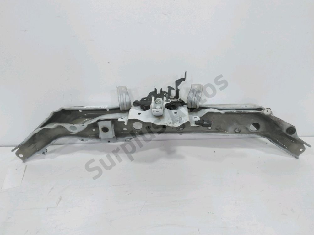 Traverse supérieure armature avant