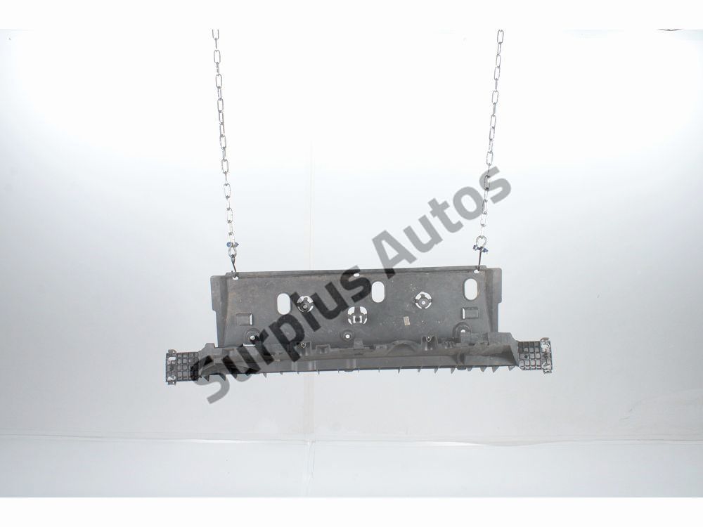 Traverse inférieure armature avant
