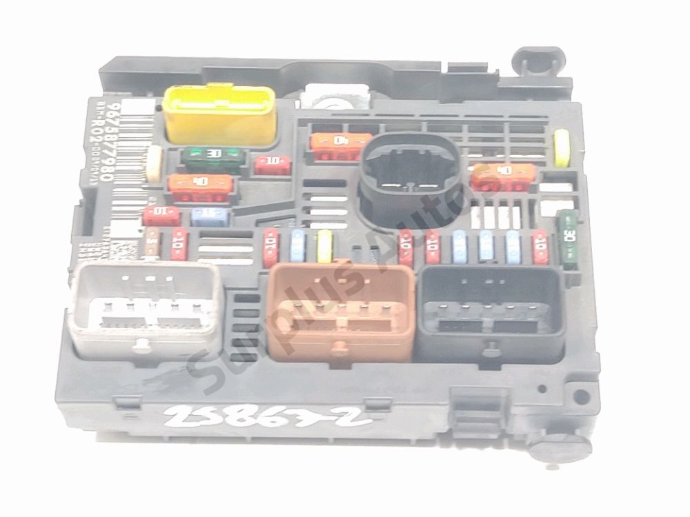 Boite à fusibles moteur