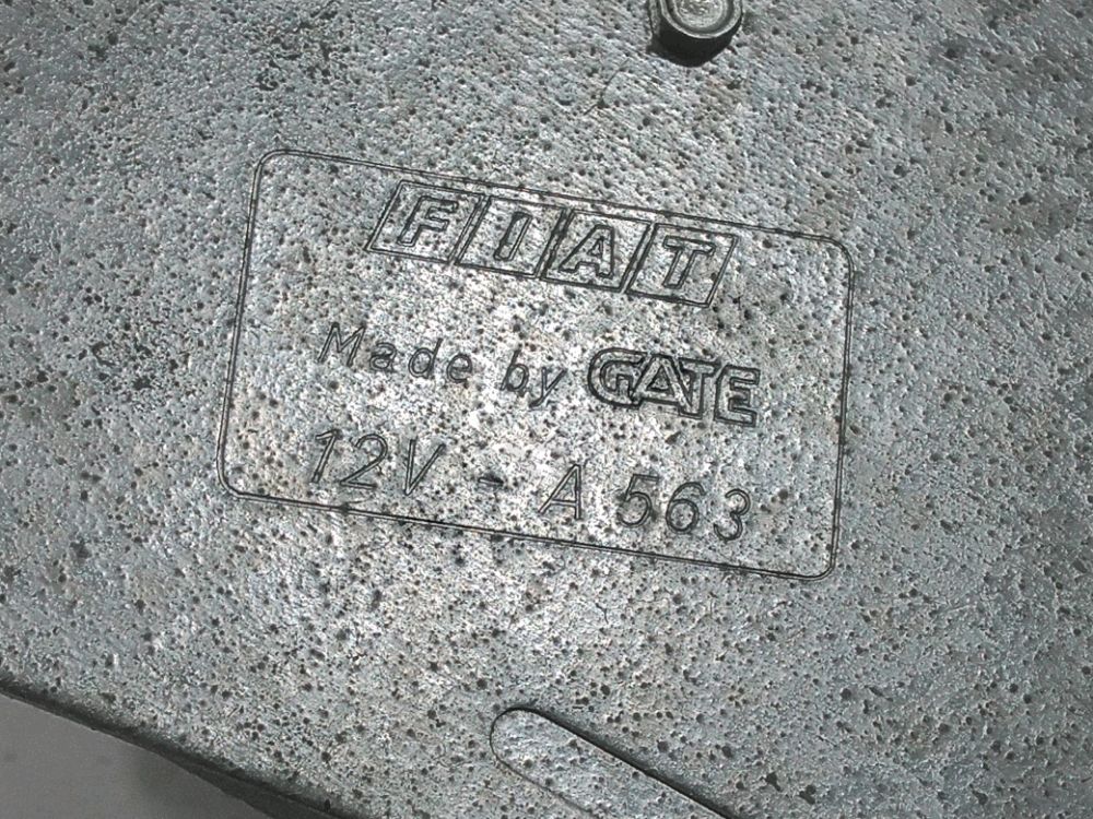 Moteur d'essuie glace arrière