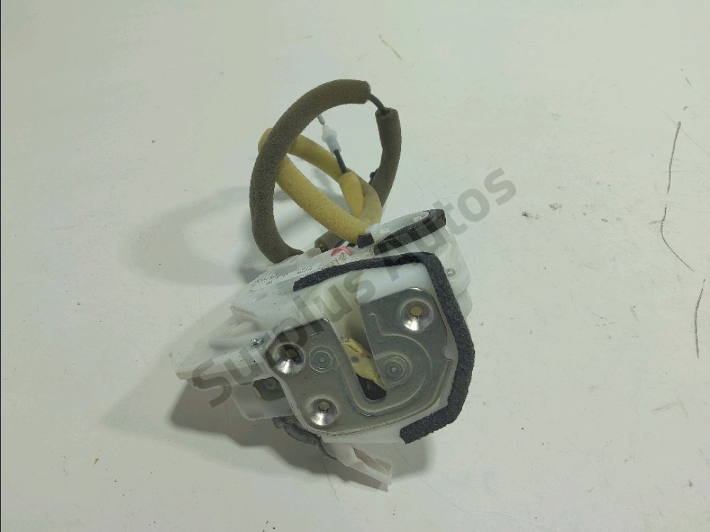 Serrure de porte avant droite