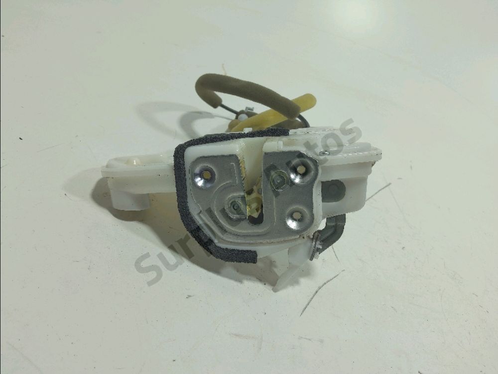 Serrure de porte avant gauche
