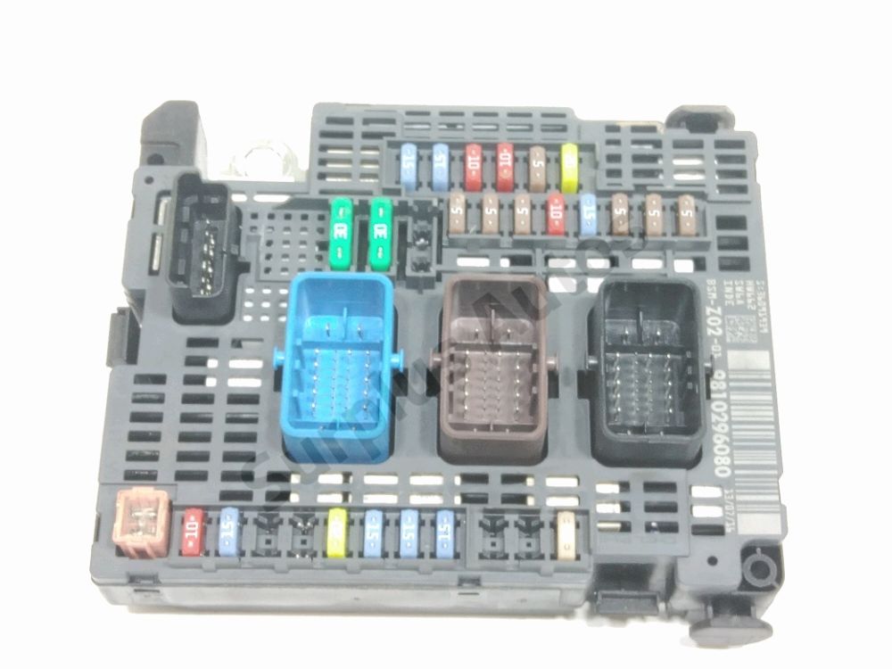 Boite à fusibles moteur