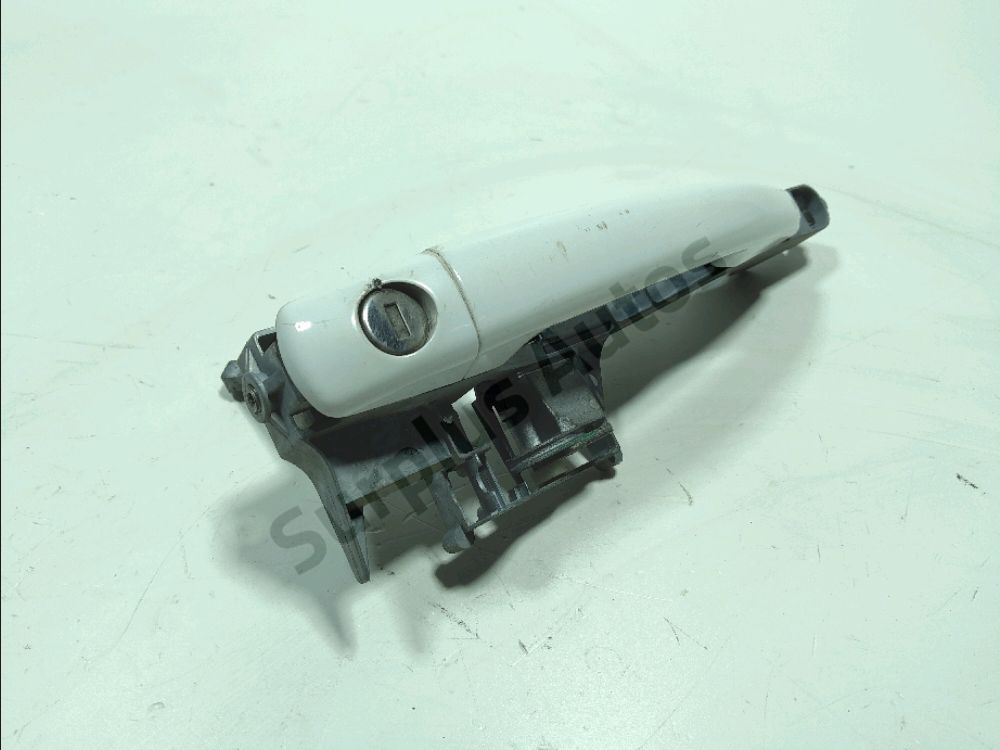 Poignée extérieure avant gauche