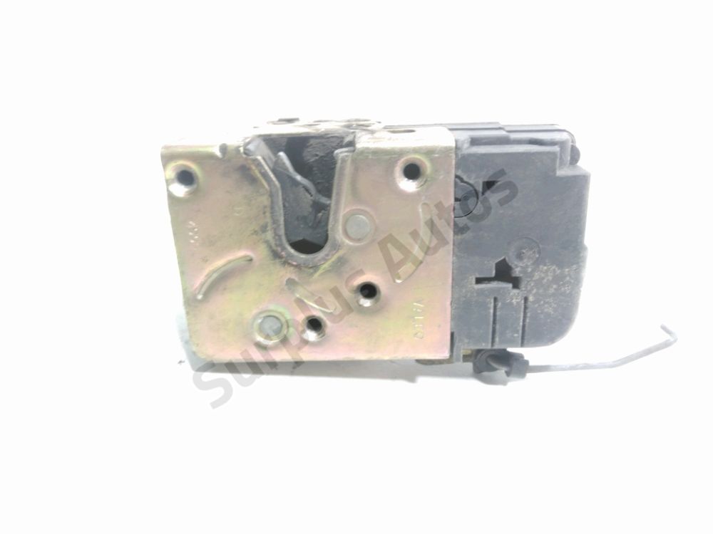 Serrure de porte avant droite