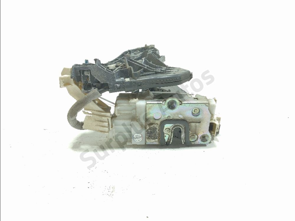 Serrure de porte avant droite