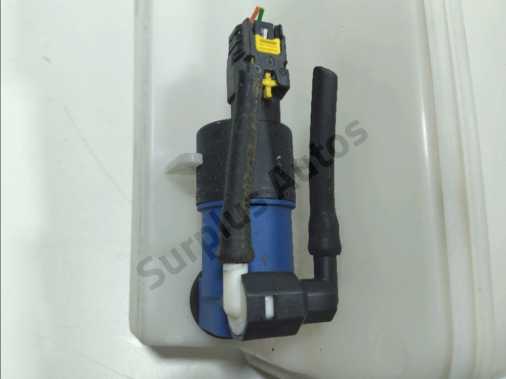Réservoir de lave glace avant