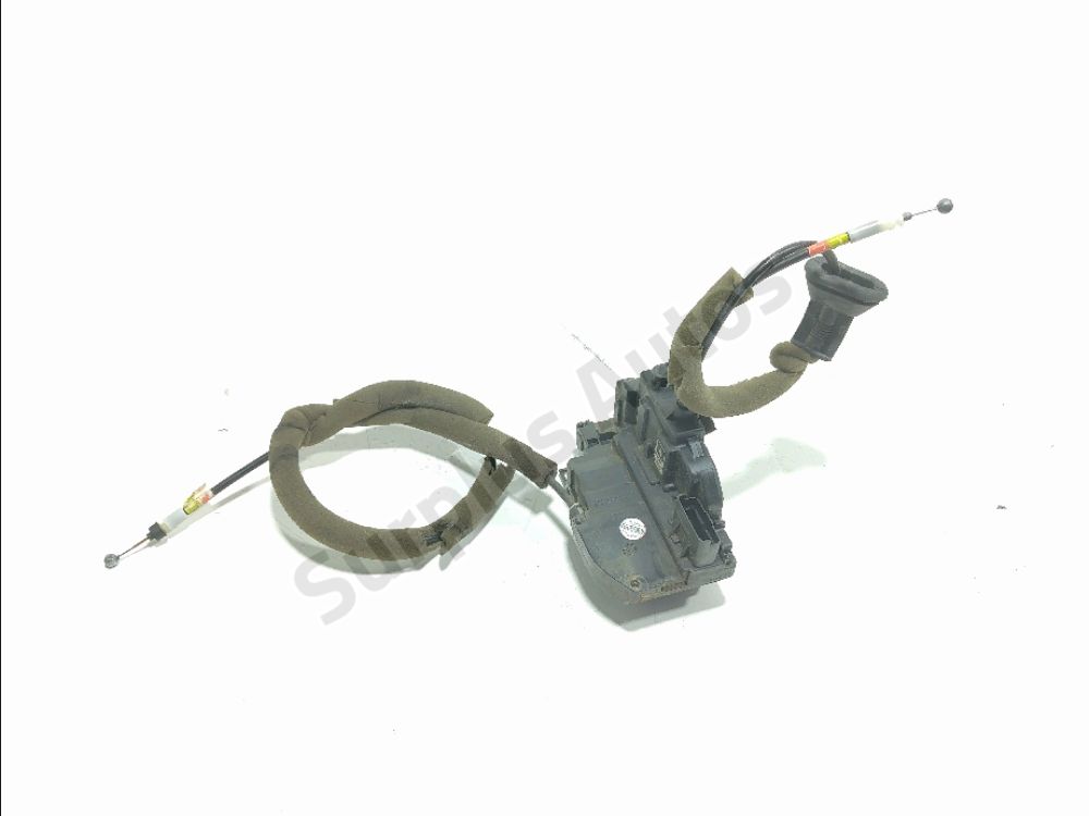 Serrure de porte avant droite
