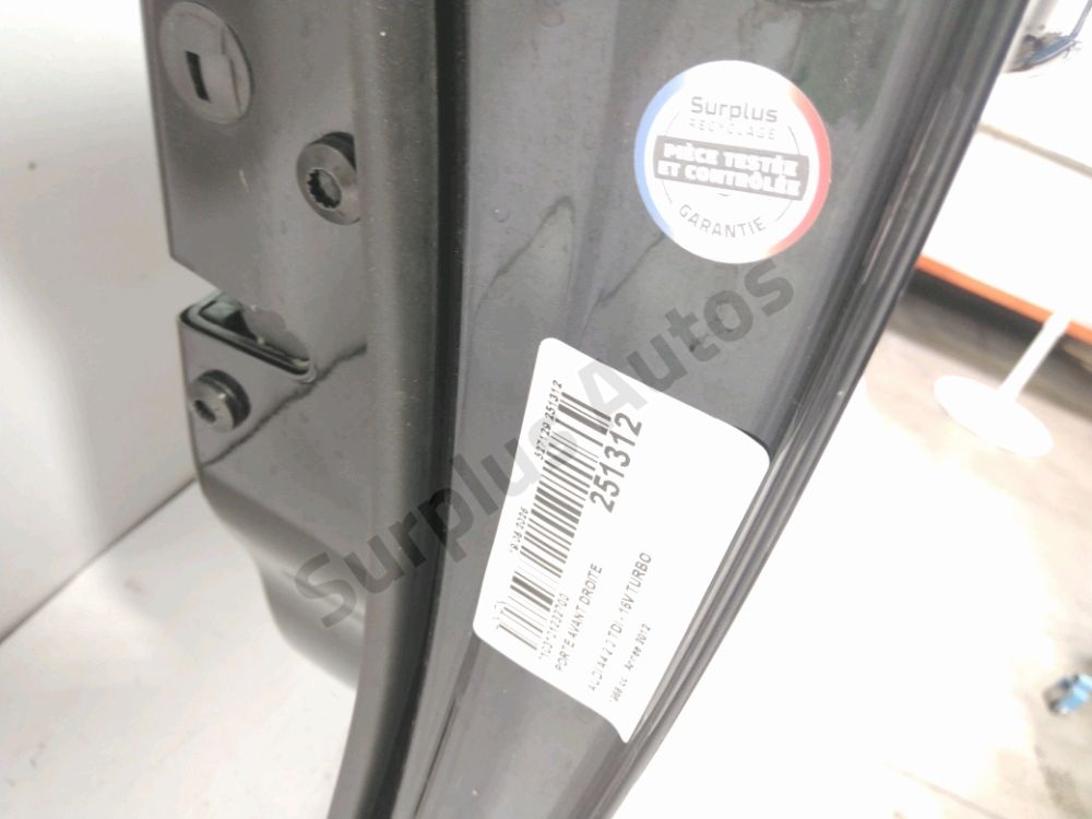 Porte avant droite