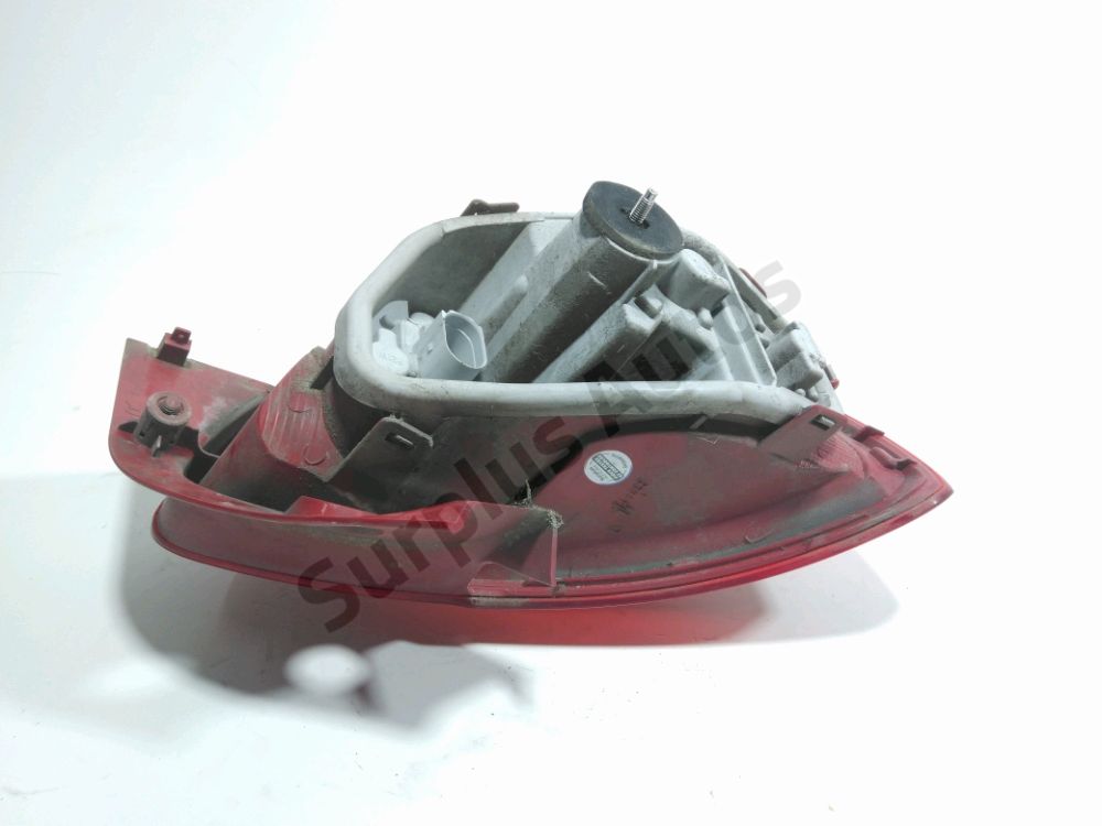 Feu arrière droit